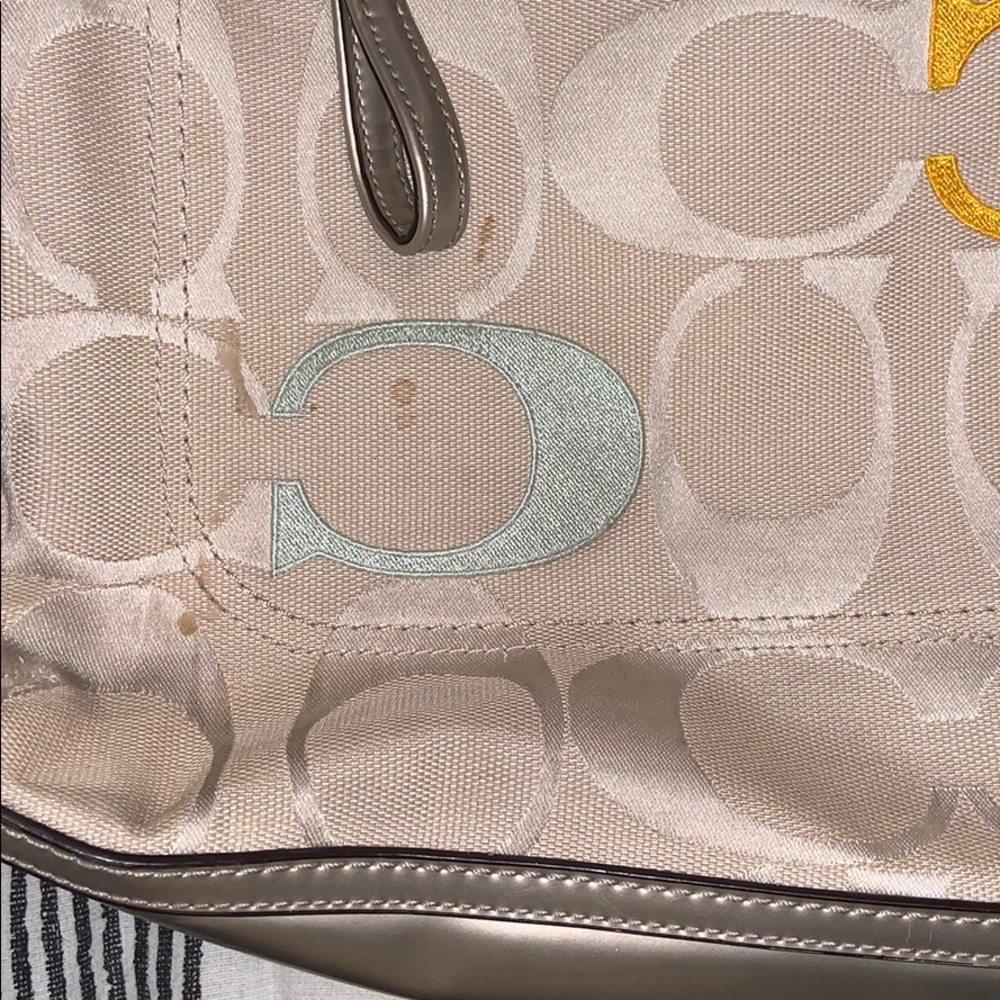 Used Coach purse - Picture 4 of 6